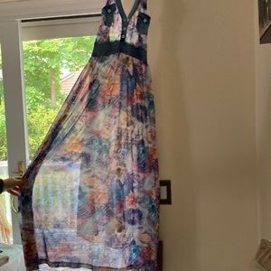 Vintage open back sleeveless maxi dress